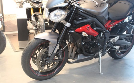 Gebrauchtmotorrad Triumph Street Triple R - Bild 3