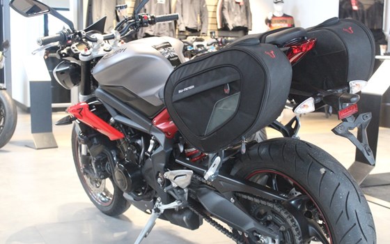 Gebrauchtmotorrad Triumph Street Triple R - Bild 8