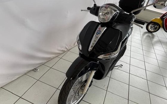 Gebrauchtmotorrad Piaggio Liberty 125 RST - Bild 4 Gebrauchtmotorrad Piaggio Liberty 125 RST - Bild 4