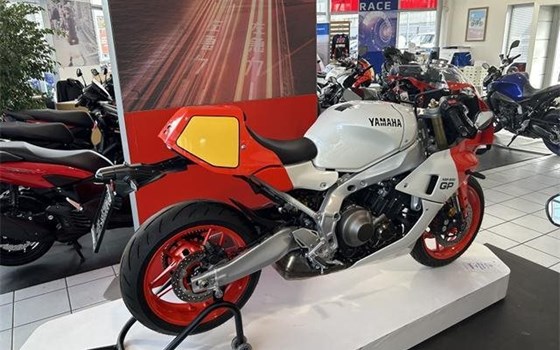 Neufahrzeug Yamaha XSR900 GP - Bild 3 Neufahrzeug Yamaha XSR900 GP - Bild 3