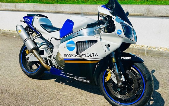 Gebrauchtmotorrad Honda VTR 1000 SP-1 - Bild 1 Gebrauchtmotorrad Honda VTR 1000 SP-1 - Bild 1