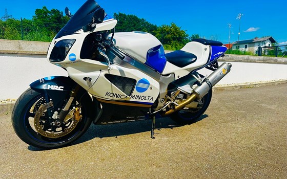 Gebrauchtmotorrad Honda VTR 1000 SP-1 - Bild 2 Gebrauchtmotorrad Honda VTR 1000 SP-1 - Bild 2