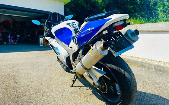 Gebrauchtmotorrad Honda VTR 1000 SP-1 - Bild 4 Gebrauchtmotorrad Honda VTR 1000 SP-1 - Bild 4