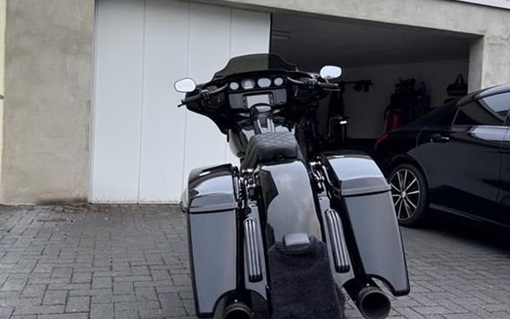 Gebrauchtmotorrad Harley-Davidson Electra Glide Ultra Classic FLHTCU - Bild 3