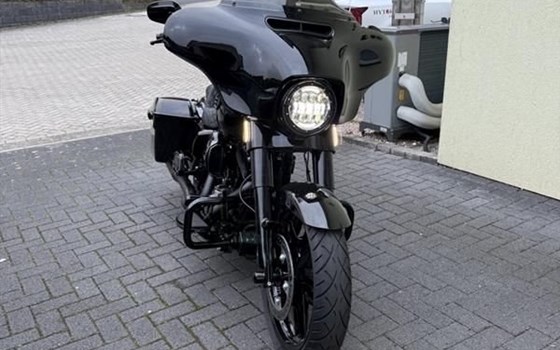 Gebrauchtmotorrad Harley-Davidson Electra Glide Ultra Classic FLHTCU - Bild 8