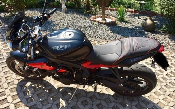 Gebrauchtmotorrad Triumph Street Triple R - Bild 1 Gebrauchtmotorrad Triumph Street Triple R - Bild 1