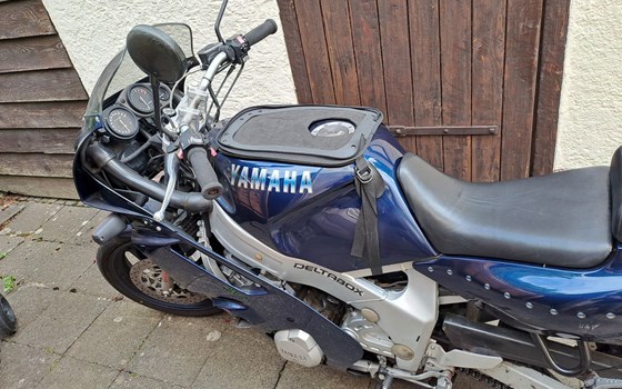 Gebrauchtmotorrad Yamaha FZR 600 R - Bild 2