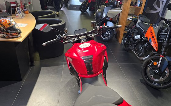 Gebrauchtmotorrad Ducati Streetfighter V2 - Bild 6