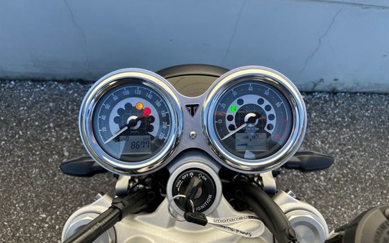 Gebrauchtmotorrad Triumph Speed Twin 1200 - Bild 11 Gebrauchtmotorrad Triumph Speed Twin 1200 - Bild 11