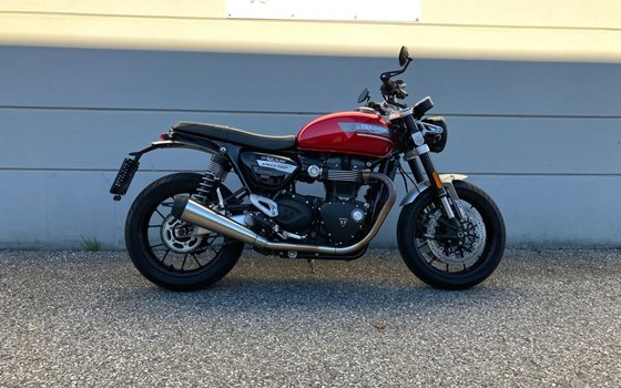 Gebrauchtmotorrad Triumph Speed Twin 1200 - Bild 2 Gebrauchtmotorrad Triumph Speed Twin 1200 - Bild 2