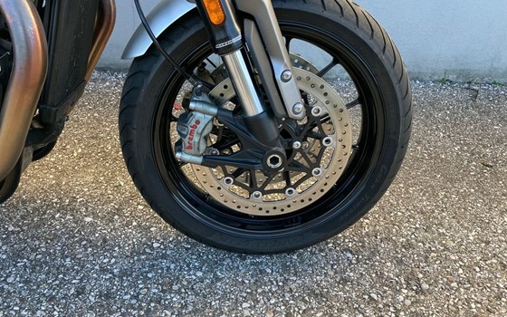 Gebrauchtmotorrad Triumph Speed Twin 1200 - Bild 9 Gebrauchtmotorrad Triumph Speed Twin 1200 - Bild 9