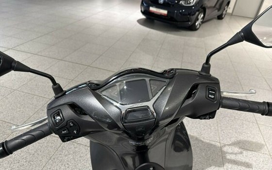 Gebrauchtmotorrad Honda SH125i - Bild 5