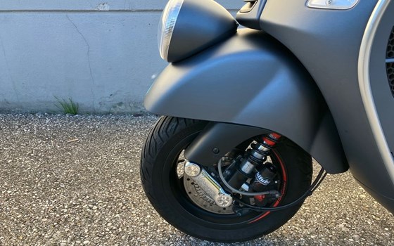 Gebrauchtmotorrad Vespa GTV Sei Giorni 300hpe - Bild 7 Gebrauchtmotorrad Vespa GTV Sei Giorni 300hpe - Bild 7