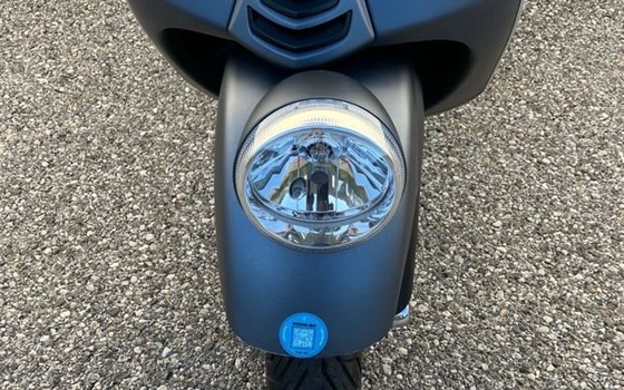 Gebrauchtmotorrad Vespa GTV Sei Giorni 300hpe - Bild 8 Gebrauchtmotorrad Vespa GTV Sei Giorni 300hpe - Bild 8