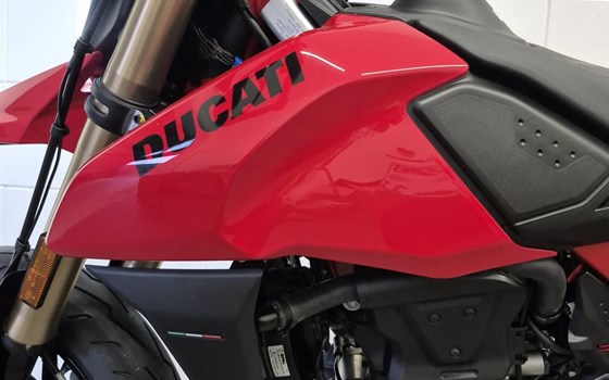 Gebrauchtmotorrad Ducati Hypermotard 698 Mono - Bild 13