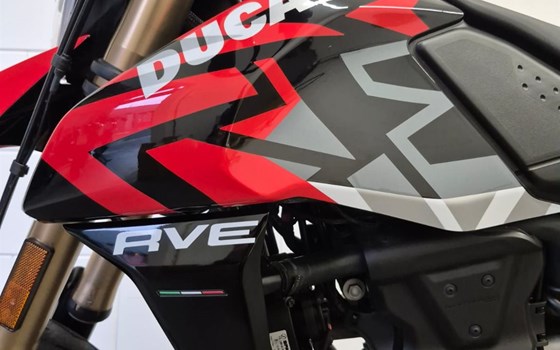 Gebrauchtmotorrad Ducati Hypermotard 698 Mono RVE - Bild 12