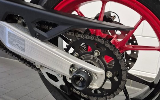 Gebrauchtmotorrad Ducati Hypermotard 698 Mono RVE - Bild 16