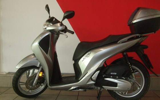 Gebrauchtmotorrad Honda SH125i - Bild 3 Gebrauchtmotorrad Honda SH125i - Bild 3