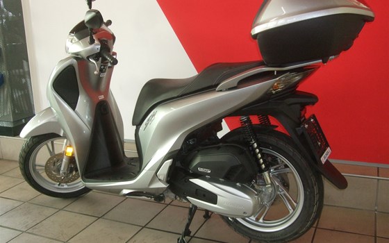 Gebrauchtmotorrad Honda SH125i - Bild 6 Gebrauchtmotorrad Honda SH125i - Bild 6