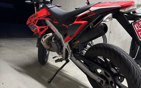 Gebrauchtmotorrad Aprilia SX 50 Supermoto - Bild 4 Gebrauchtmotorrad Aprilia SX 50 Supermoto - Bild 4