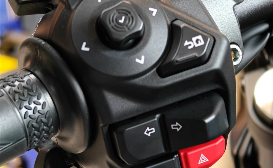 Angebot Yamaha MT-09 Y-AMT 35kW Bild 4: Angebot Yamaha MT-09 Y-AMT 35kW