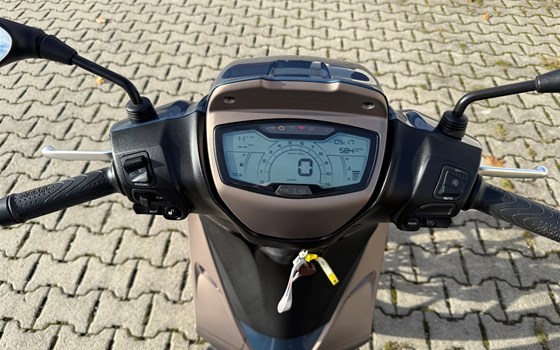 Gebrauchtmotorrad Piaggio Medley 125 - Bild 4