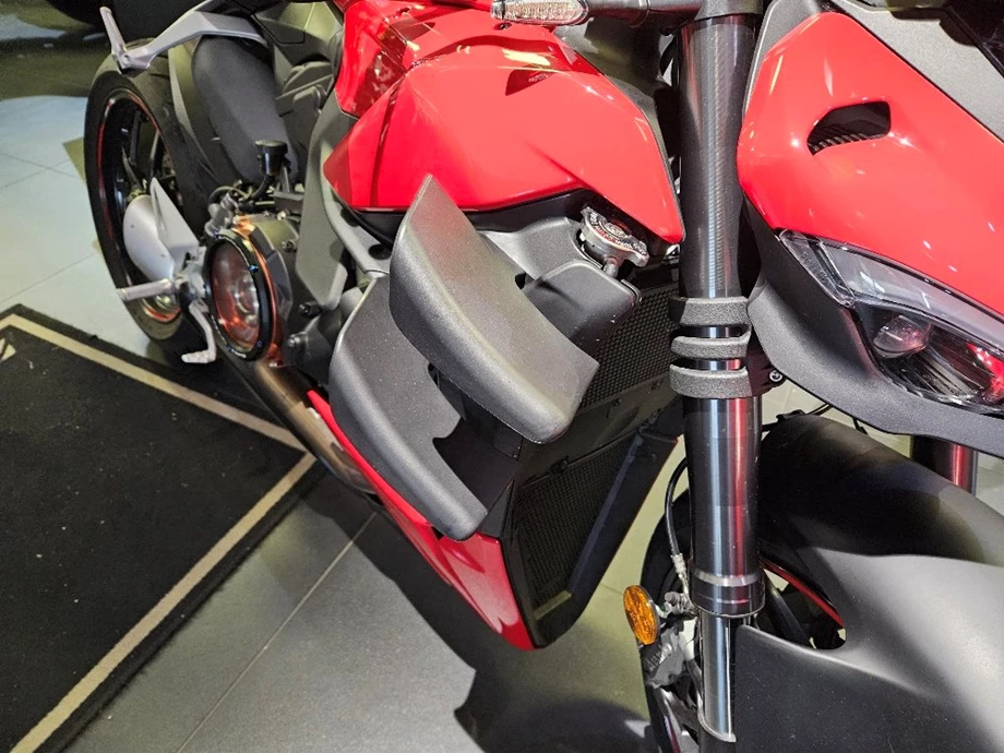 Angebot Ducati Streetfighter V2 Bild 4: Angebot Ducati Streetfighter V2