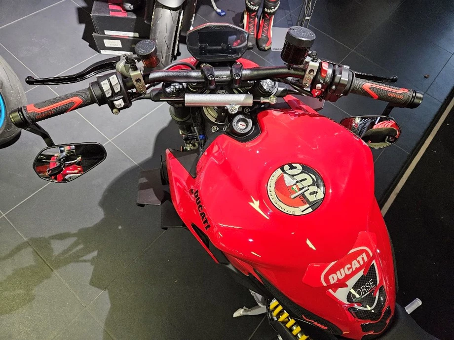 Angebot Ducati Streetfighter V2 Bild 7: Angebot Ducati Streetfighter V2