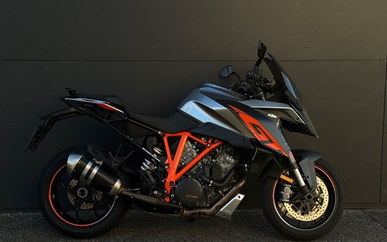 Gebrauchtmotorrad KTM 1290 Super Duke GT - Bild 1 Gebrauchtmotorrad KTM 1290 Super Duke GT - Bild 1