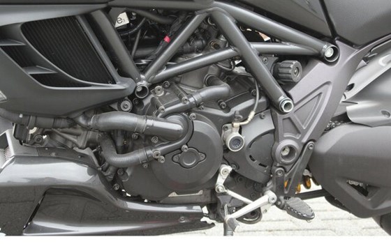 Gebrauchtmotorrad Ducati Diavel AMG - Bild 10