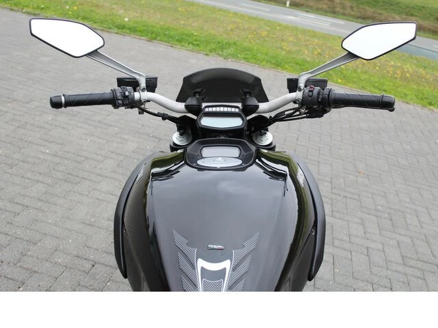 Offer Ducati Diavel AMG Bild 12: Offer Ducati Diavel AMG