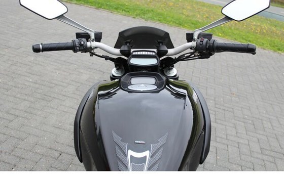 Gebrauchtmotorrad Ducati Diavel AMG - Bild 12