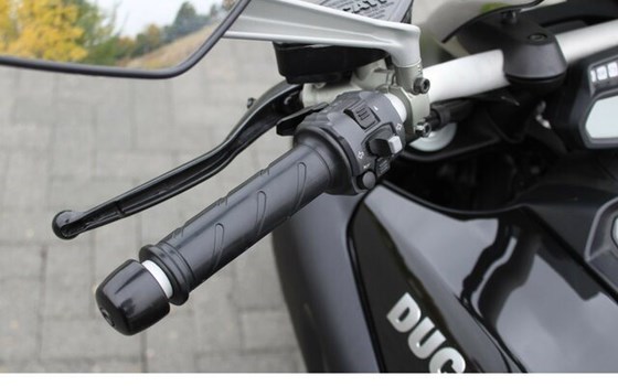 Gebrauchtmotorrad Ducati Diavel AMG - Bild 13