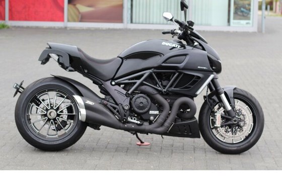 Gebrauchtmotorrad Ducati Diavel AMG - Bild 19