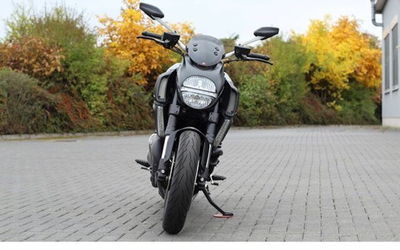 Gebrauchtmotorrad Ducati Diavel AMG - Bild 3