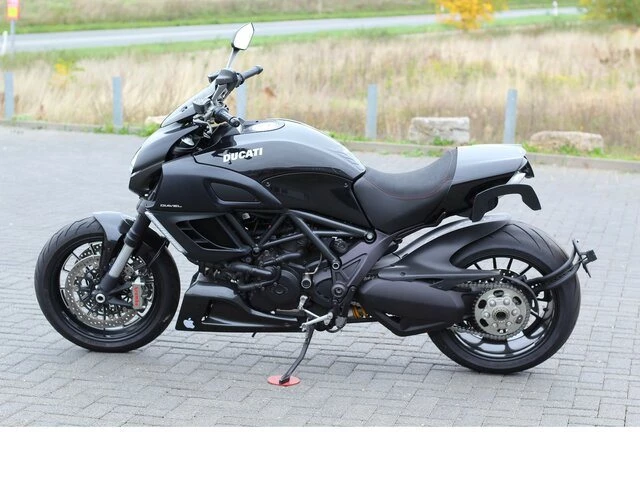 Offer Ducati Diavel AMG Bild 4: Offer Ducati Diavel AMG