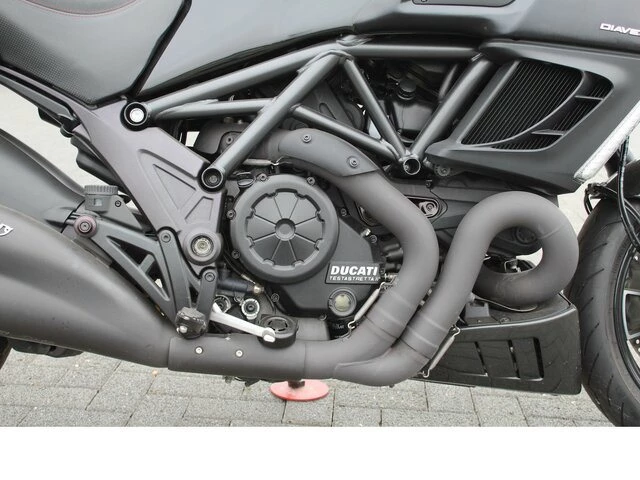 Offer Ducati Diavel AMG Bild 7: Offer Ducati Diavel AMG