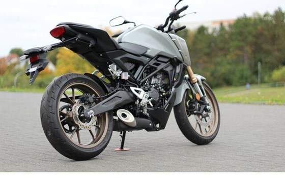 Gebrauchtmotorrad Honda CB125R - Bild 17