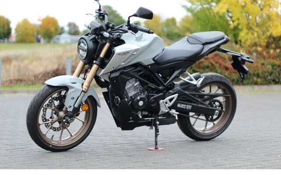 Gebrauchtmotorrad Honda CB125R - Bild 18