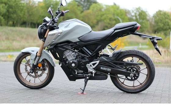 Gebrauchtmotorrad Honda CB125R - Bild 4