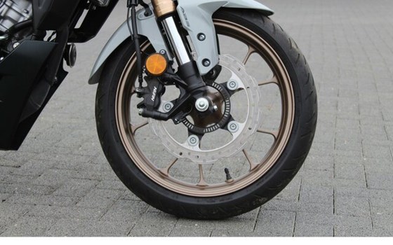 Gebrauchtmotorrad Honda CB125R - Bild 6