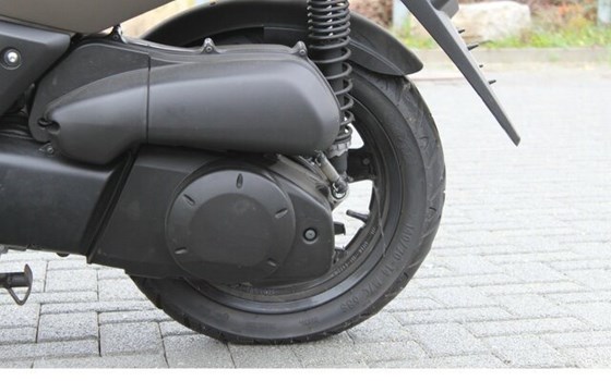 Gebrauchtmotorrad Yamaha X-Max 250 - Bild 11