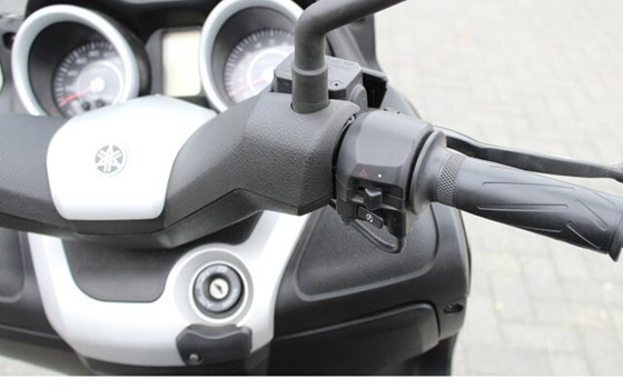 Gebrauchtmotorrad Yamaha X-Max 250 - Bild 14