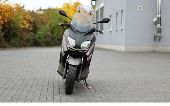 Gebrauchtmotorrad Yamaha X-Max 250 - Bild 3