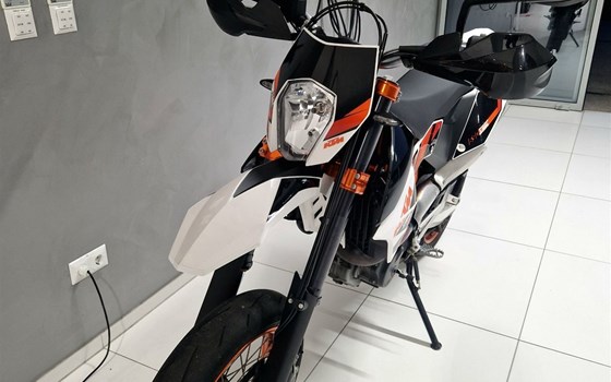 Gebrauchtmotorrad KTM 690 SMC R - Bild 5 Gebrauchtmotorrad KTM 690 SMC R - Bild 5