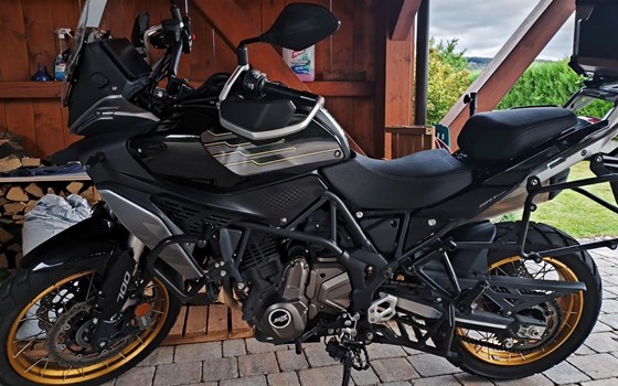 Gebrauchtmotorrad QJ Motor SRT 700 SX - Bild 1 Gebrauchtmotorrad QJ Motor SRT 700 SX - Bild 1