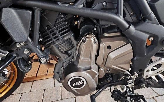 Gebrauchtmotorrad QJ Motor SRT 700 SX - Bild 2 Gebrauchtmotorrad QJ Motor SRT 700 SX - Bild 2