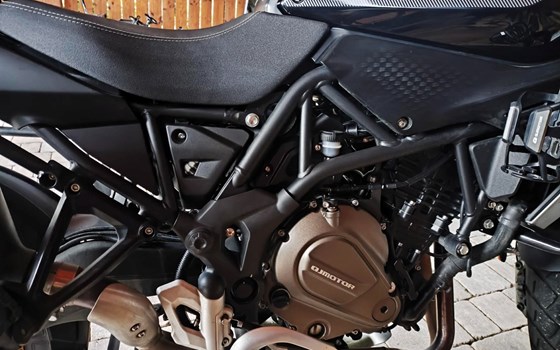 Gebrauchtmotorrad QJ Motor SRT 700 SX - Bild 3 Gebrauchtmotorrad QJ Motor SRT 700 SX - Bild 3