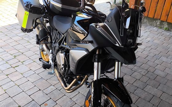 Gebrauchtmotorrad QJ Motor SRT 700 SX - Bild 6 Gebrauchtmotorrad QJ Motor SRT 700 SX - Bild 6