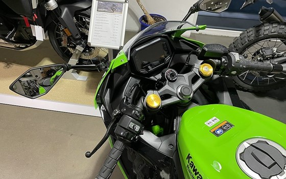 Gebrauchtmotorrad Kawasaki Ninja ZX-4RR - Bild 4
